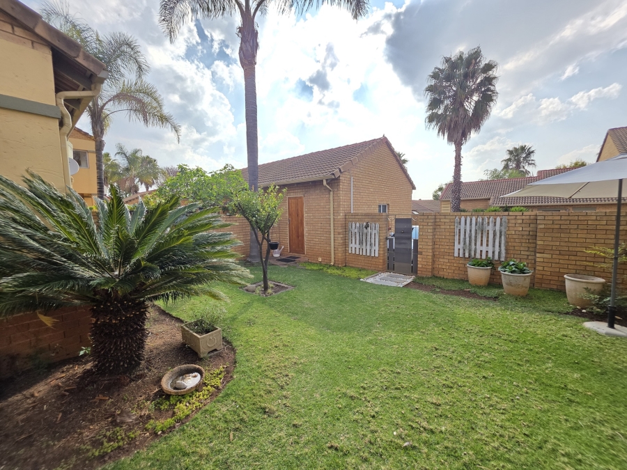 2 Bedroom Property for Sale in Mooikloof Gauteng