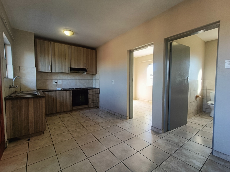 To Let 1 Bedroom Property for Rent in Turf Club Gauteng