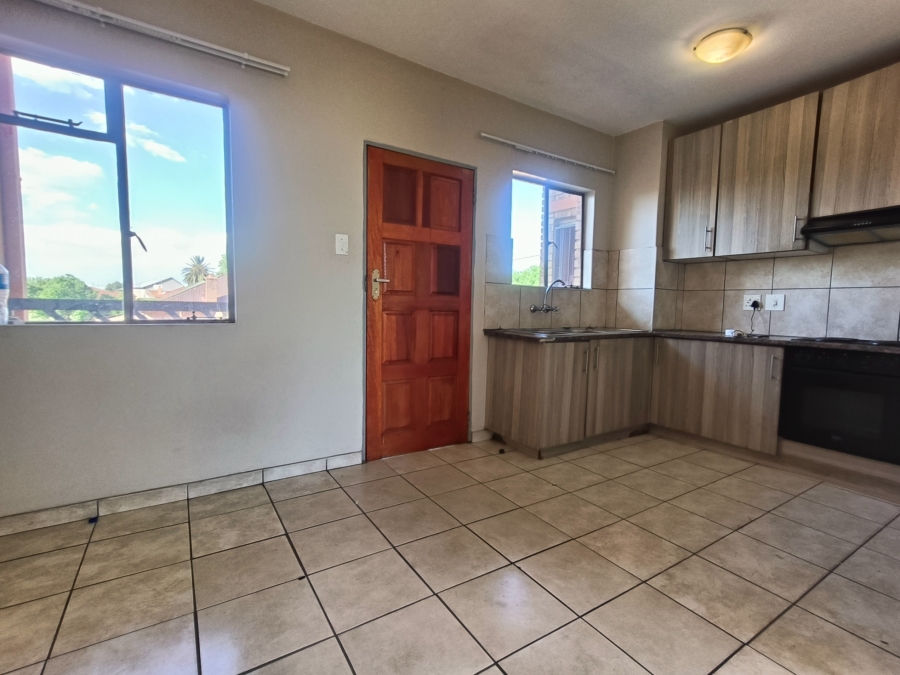 To Let 1 Bedroom Property for Rent in Turf Club Gauteng