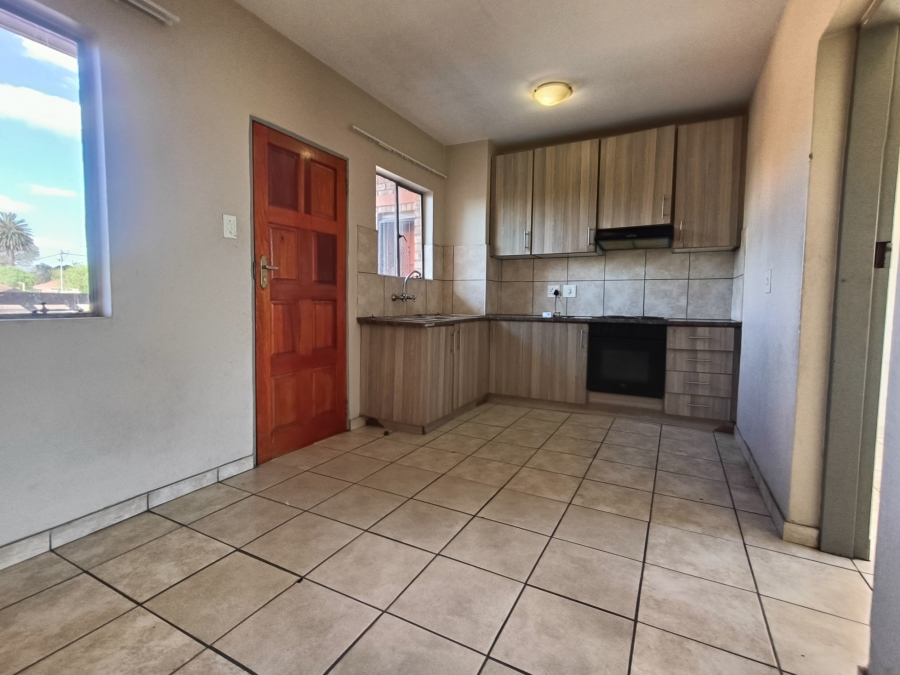 To Let 1 Bedroom Property for Rent in Turf Club Gauteng