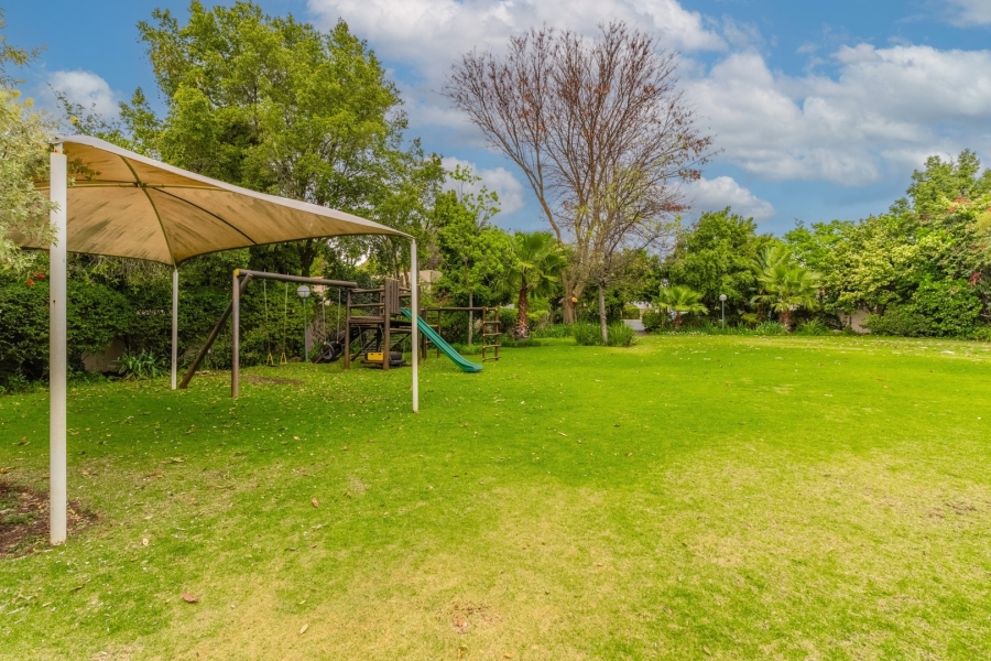 To Let 3 Bedroom Property for Rent in Douglasdale Gauteng