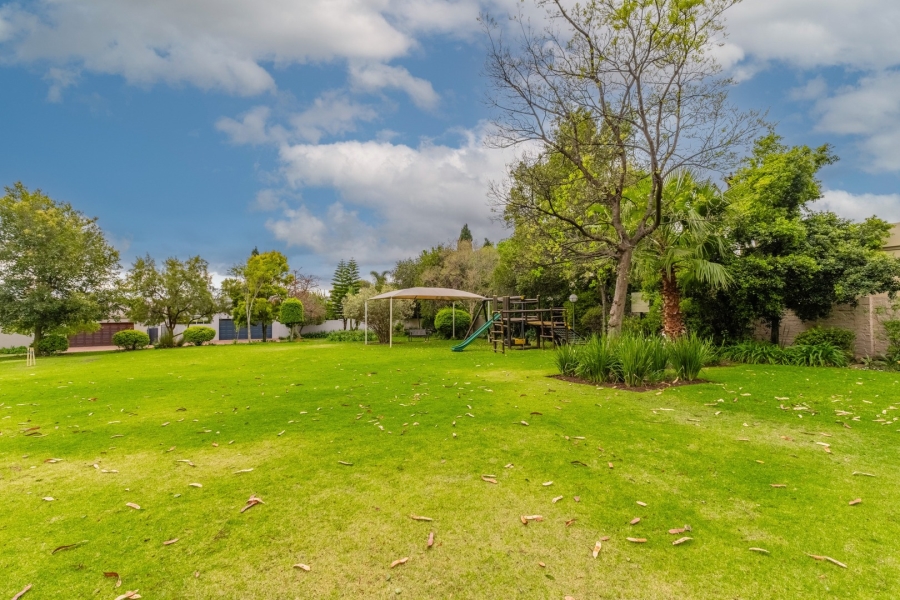 To Let 3 Bedroom Property for Rent in Douglasdale Gauteng