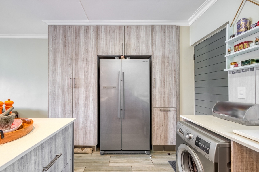 2 Bedroom Property for Sale in Broadacres Gauteng