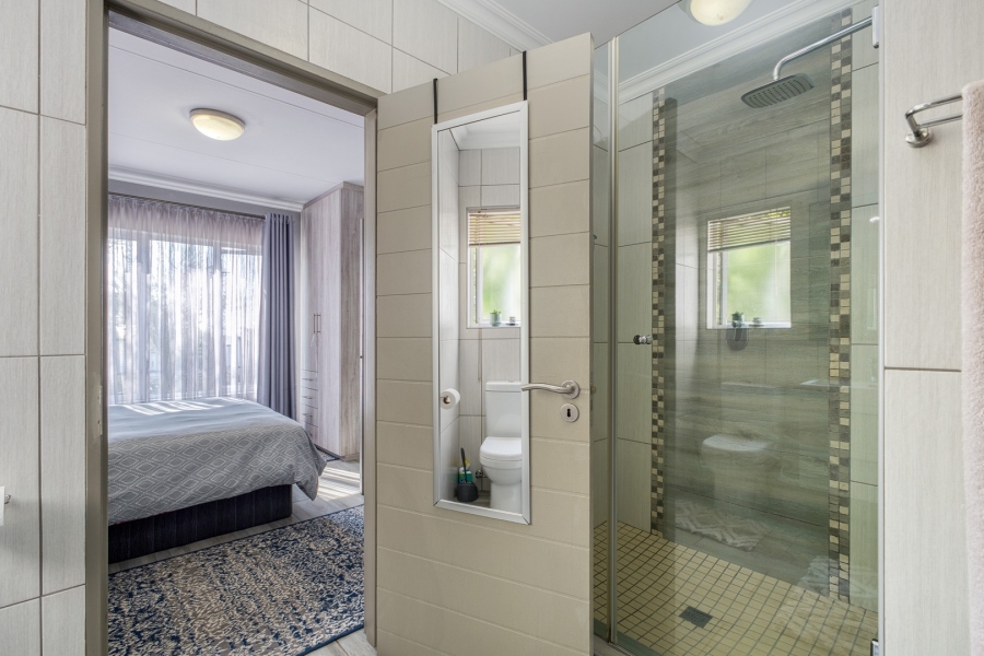 2 Bedroom Property for Sale in Broadacres Gauteng