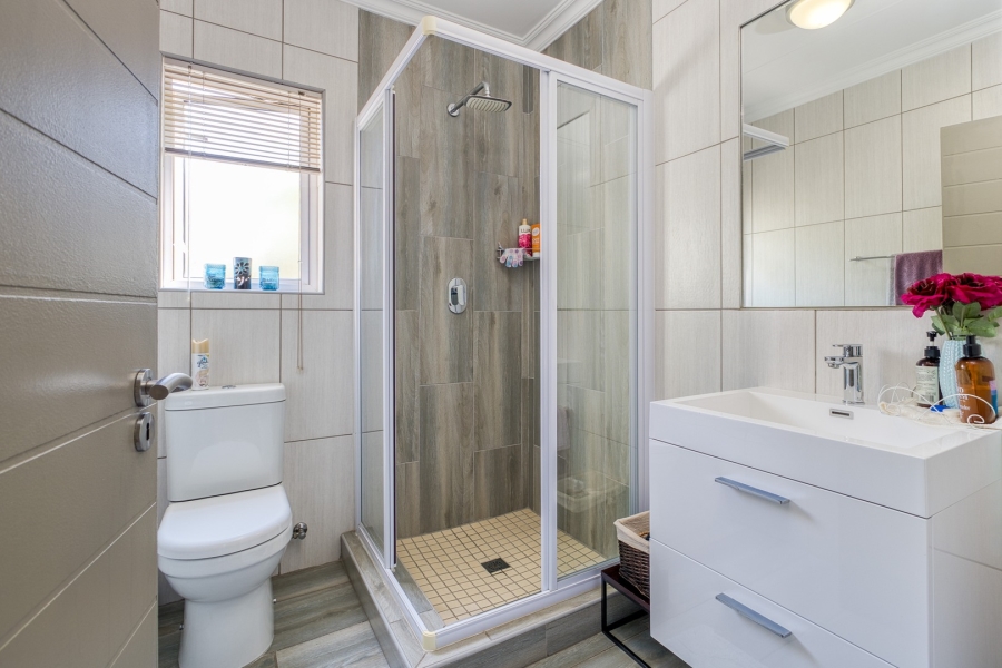2 Bedroom Property for Sale in Broadacres Gauteng