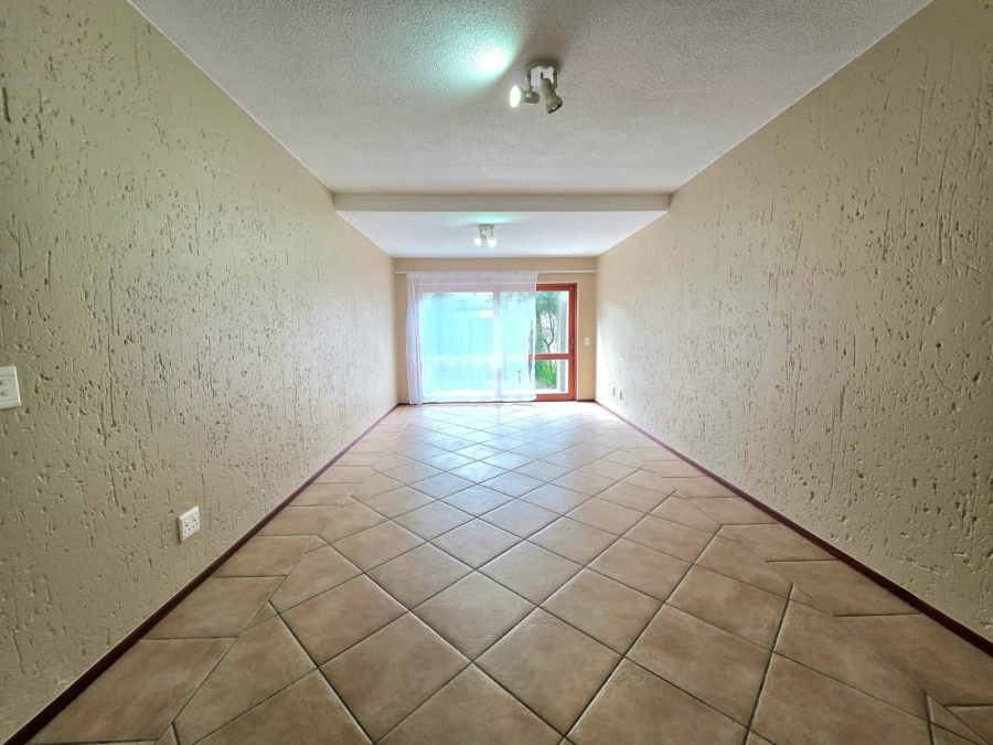 To Let 2 Bedroom Property for Rent in Lonehill Gauteng