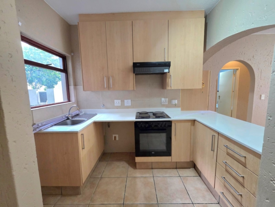 To Let 2 Bedroom Property for Rent in Lonehill Gauteng