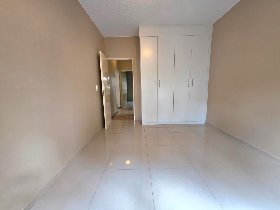 To Let 2 Bedroom Property for Rent in Lonehill Gauteng