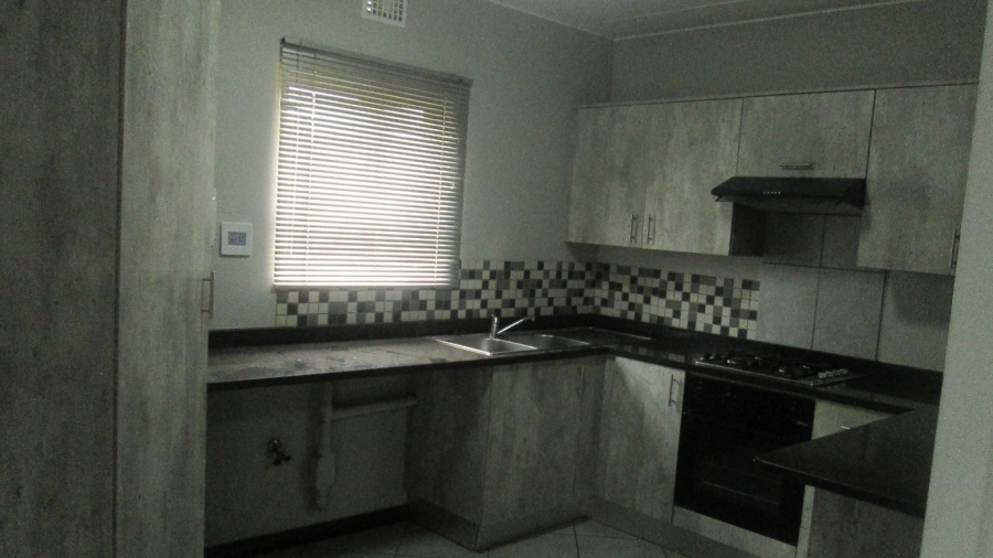 2 Bedroom Property for Sale in Norton Home Estate AH Gauteng