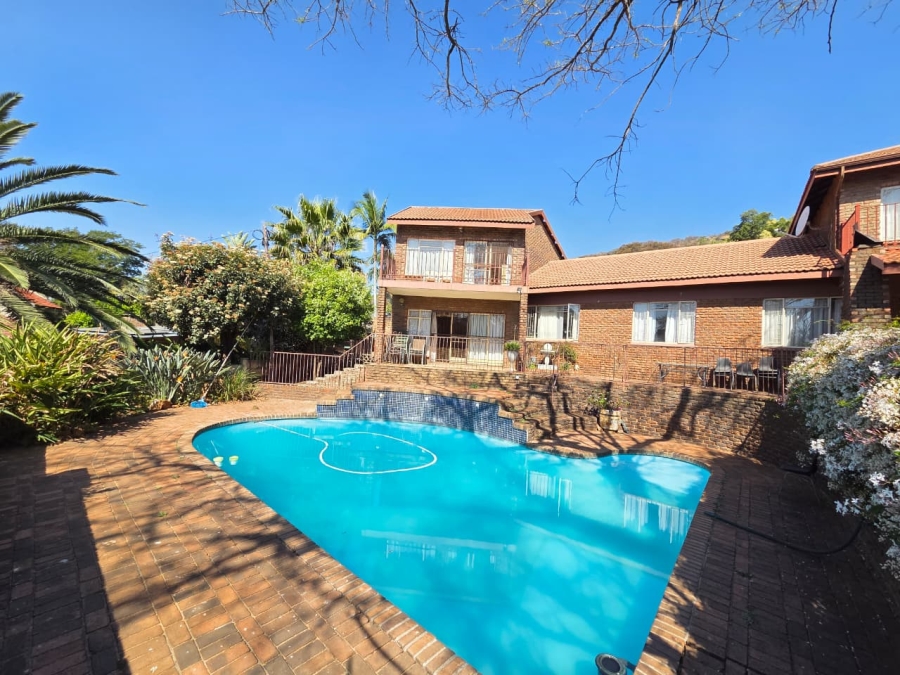 5 Bedroom Property for Sale in Magalieskruin Gauteng