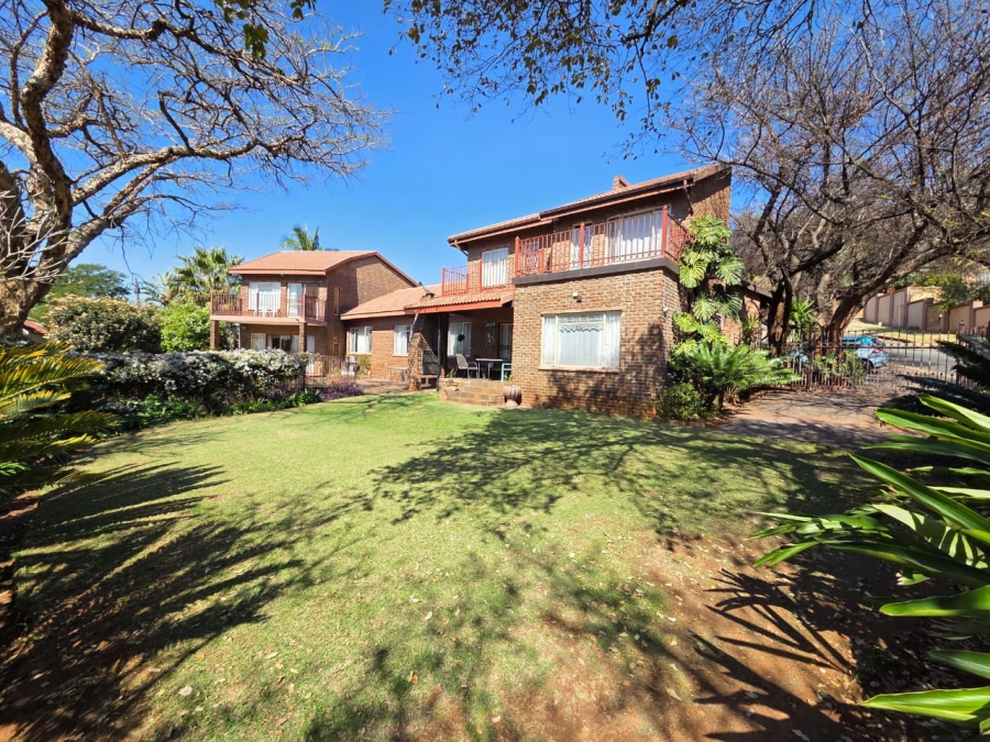 5 Bedroom Property for Sale in Magalieskruin Gauteng