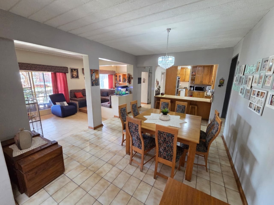 5 Bedroom Property for Sale in Magalieskruin Gauteng