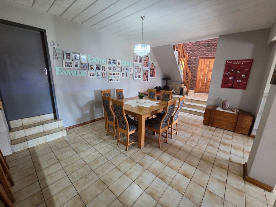 5 Bedroom Property for Sale in Magalieskruin Gauteng