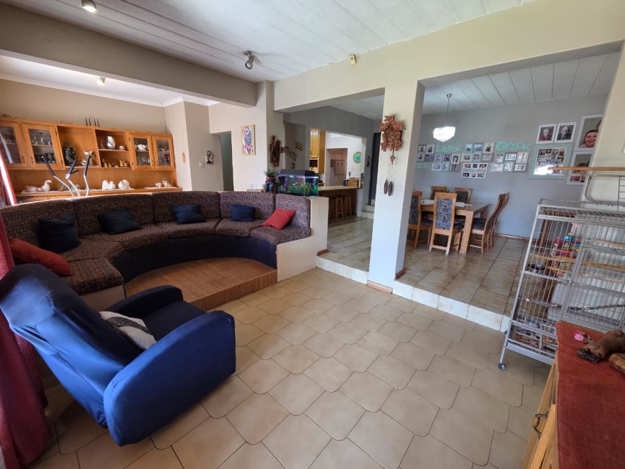 5 Bedroom Property for Sale in Magalieskruin Gauteng