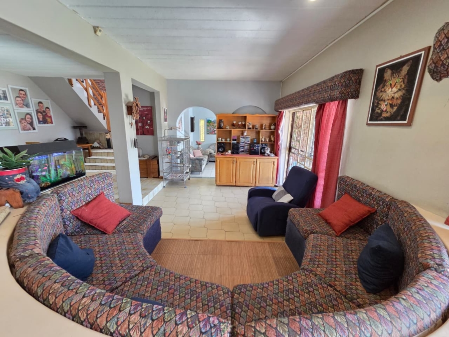 5 Bedroom Property for Sale in Magalieskruin Gauteng