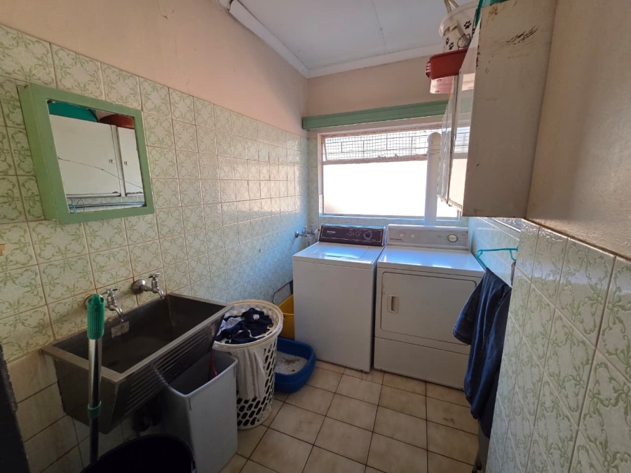 5 Bedroom Property for Sale in Magalieskruin Gauteng