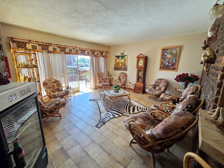 5 Bedroom Property for Sale in Magalieskruin Gauteng