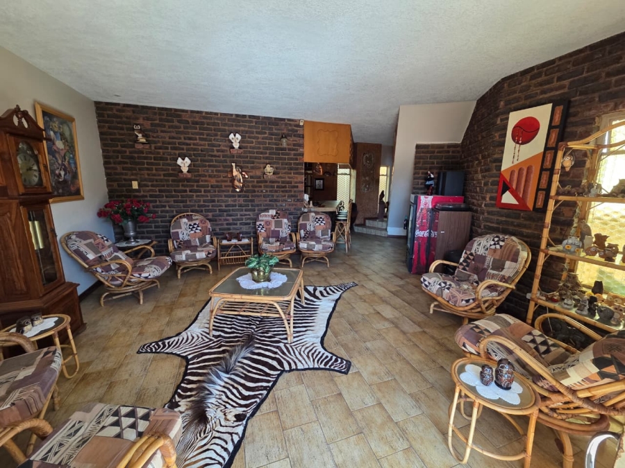 5 Bedroom Property for Sale in Magalieskruin Gauteng