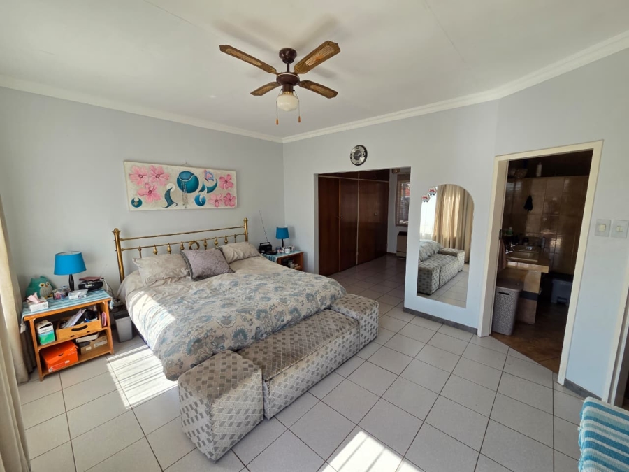 5 Bedroom Property for Sale in Magalieskruin Gauteng