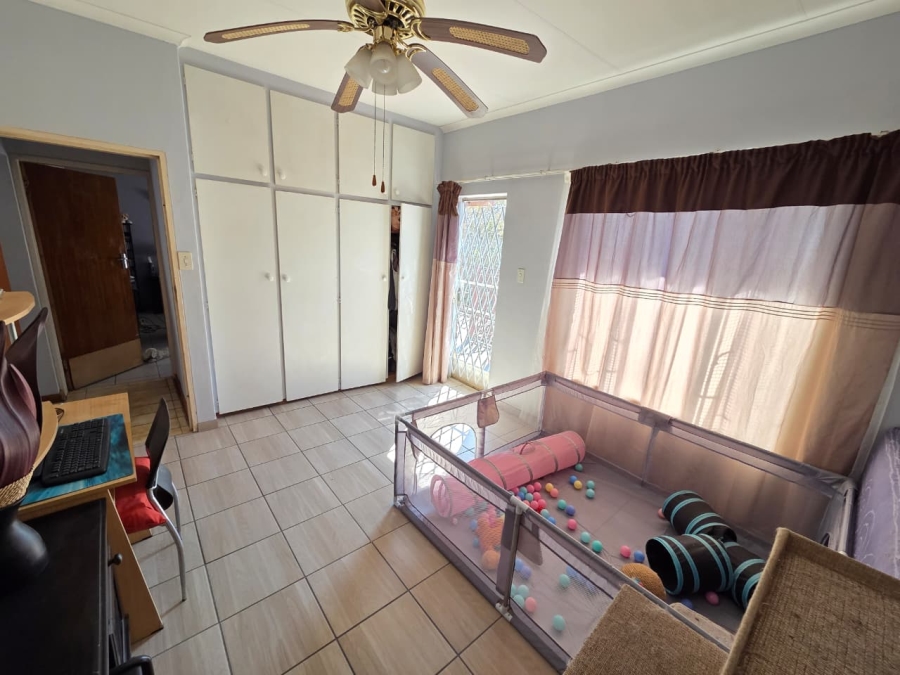 5 Bedroom Property for Sale in Magalieskruin Gauteng