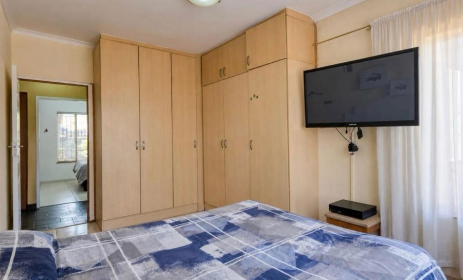 4 Bedroom Property for Sale in Wilro Park Gauteng