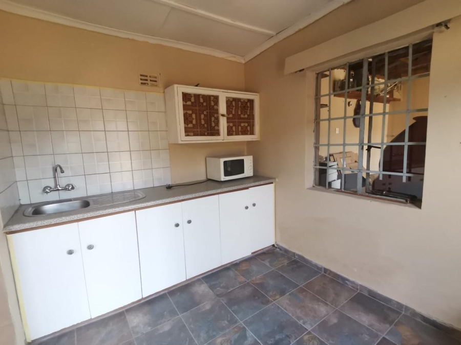 To Let 1 Bedroom Property for Rent in Discovery Gauteng