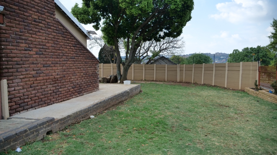 To Let 3 Bedroom Property for Rent in Glenanda Gauteng