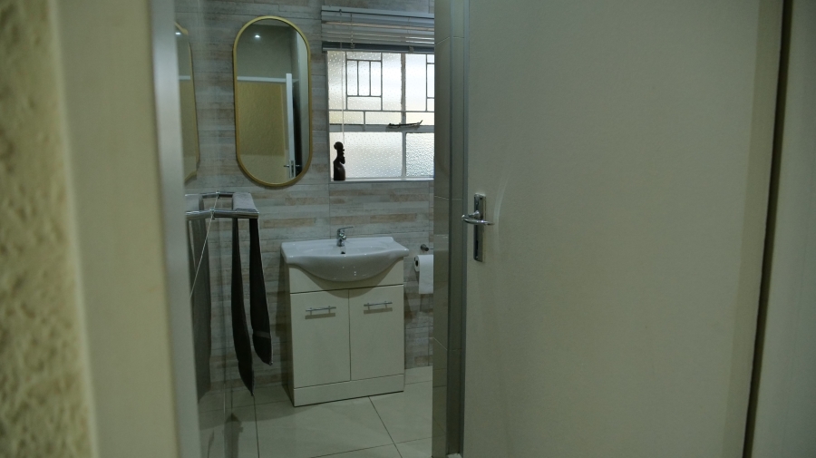 To Let 3 Bedroom Property for Rent in Glenanda Gauteng