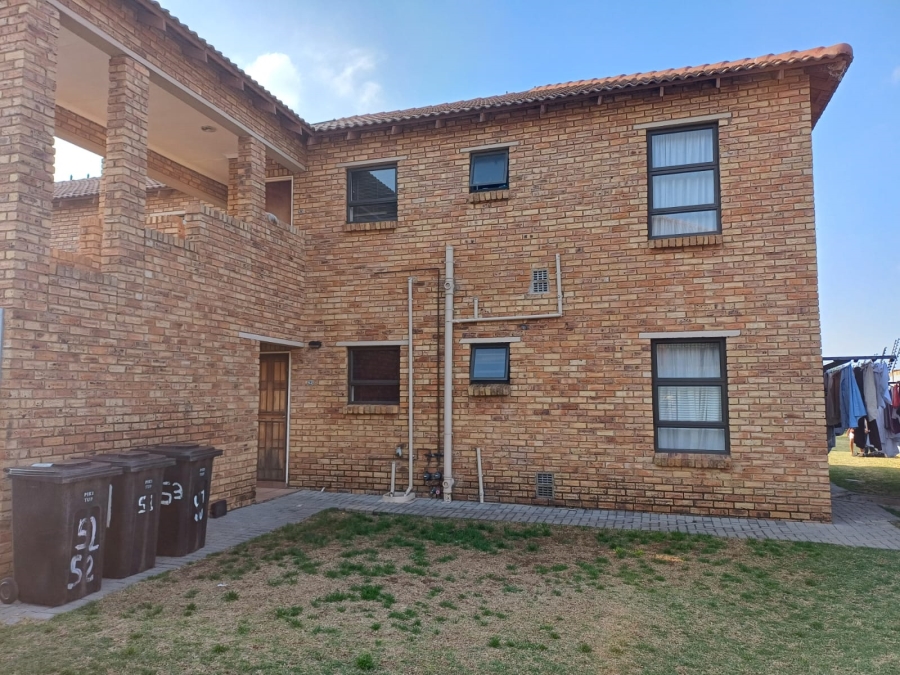 2 Bedroom Property for Sale in Groblerpark Gauteng