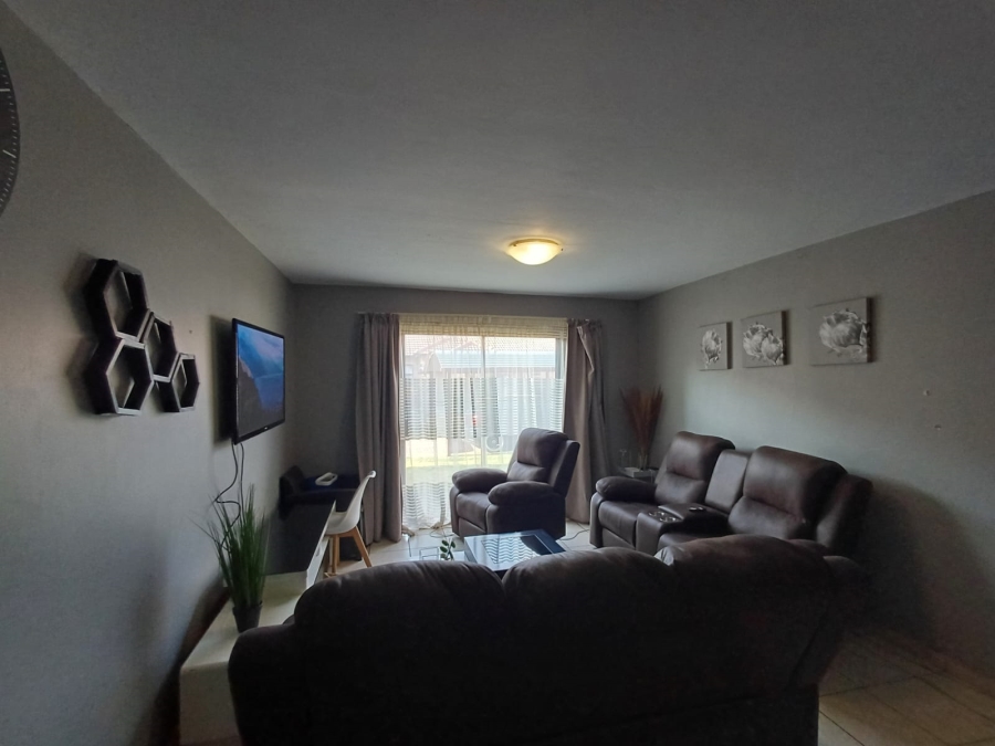 2 Bedroom Property for Sale in Groblerpark Gauteng