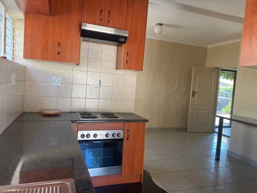 To Let 1 Bedroom Property for Rent in Klevehill Park Gauteng