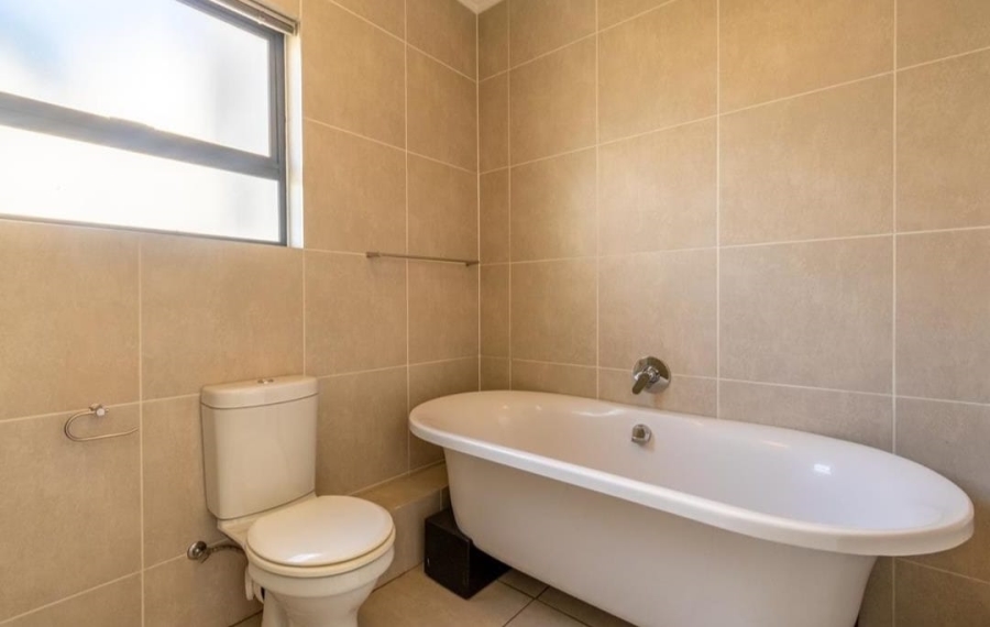To Let 3 Bedroom Property for Rent in Olivedale Gauteng
