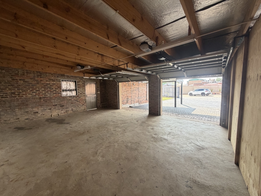 To Let 4 Bedroom Property for Rent in Deltoida A H Gauteng