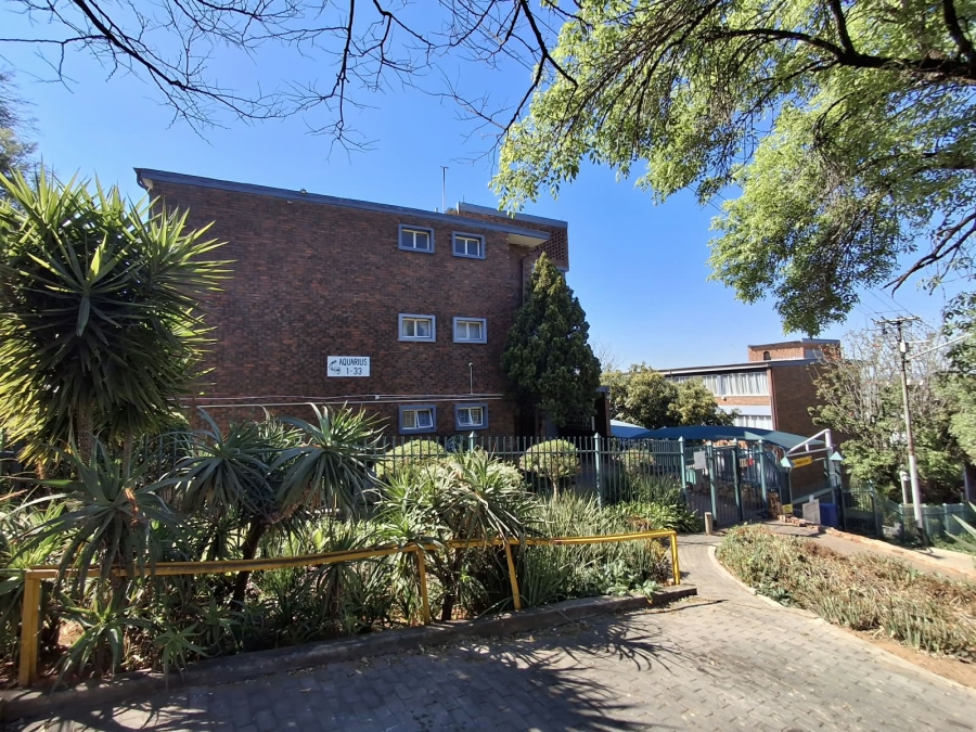 2 Bedroom Property for Sale in Waverley Gauteng