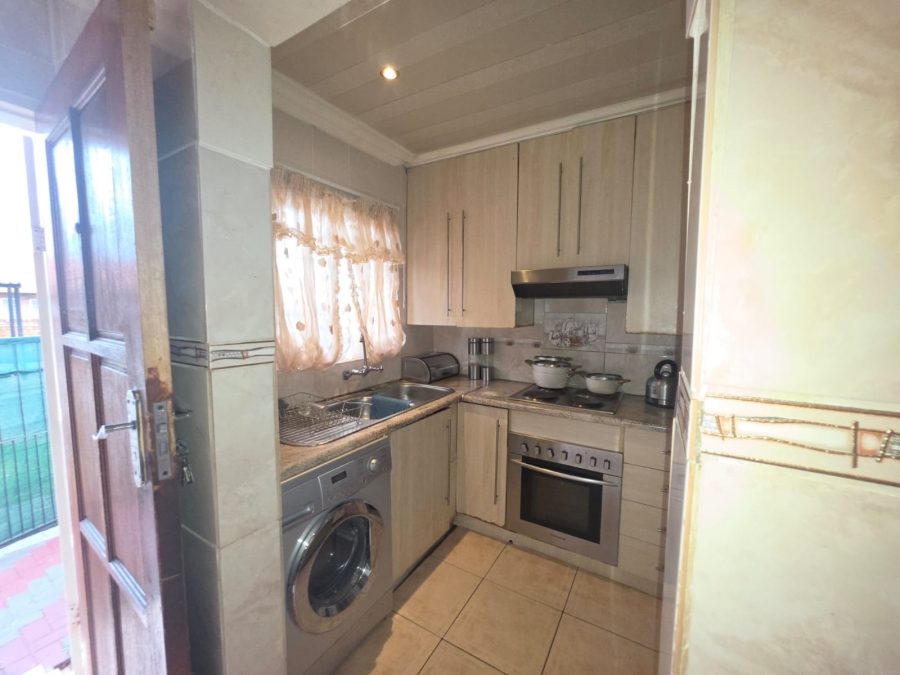 2 Bedroom Property for Sale in The Orchards Gauteng