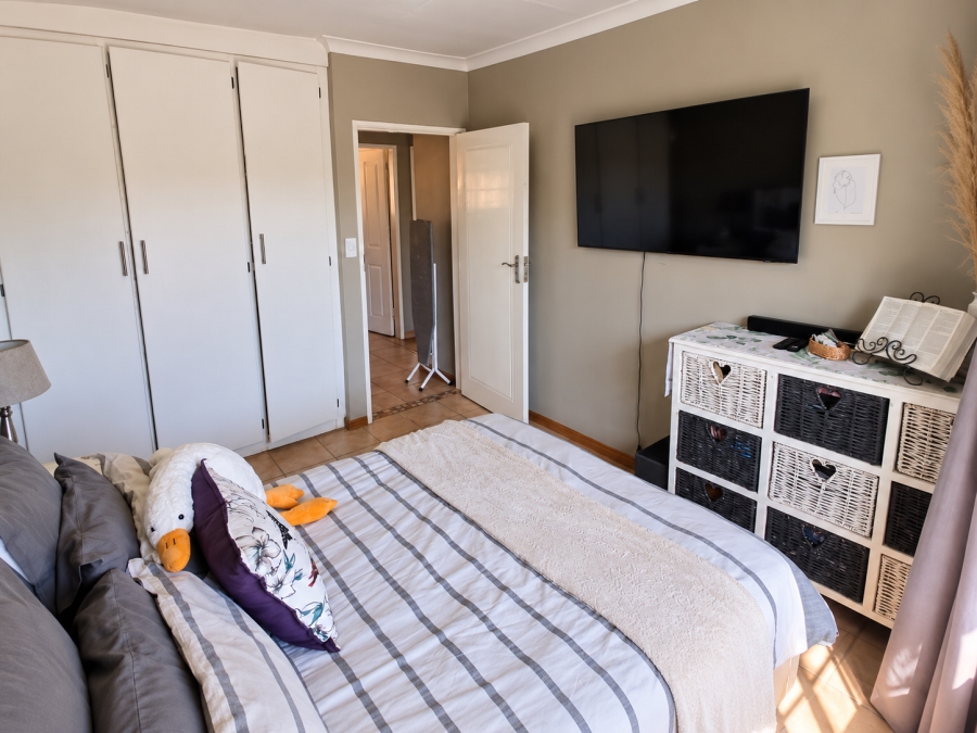 To Let 3 Bedroom Property for Rent in Equestria Gauteng