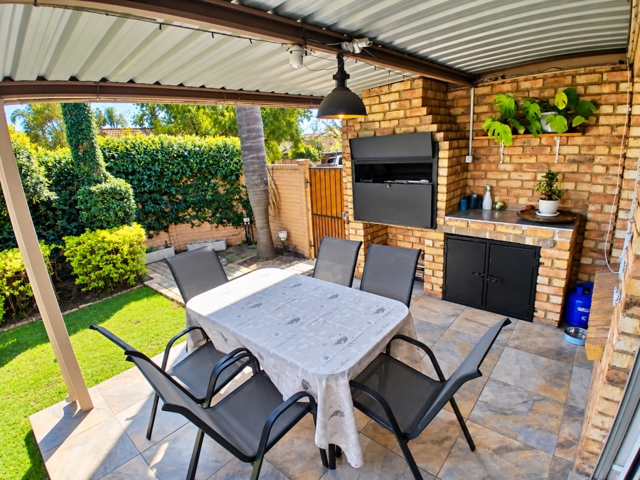 To Let 3 Bedroom Property for Rent in Equestria Gauteng