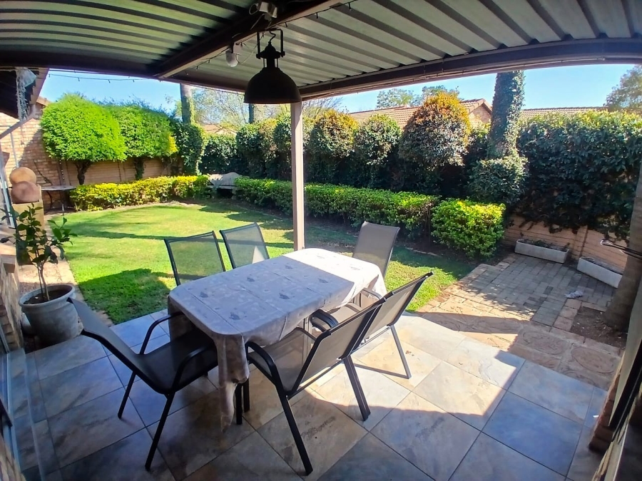 To Let 3 Bedroom Property for Rent in Equestria Gauteng