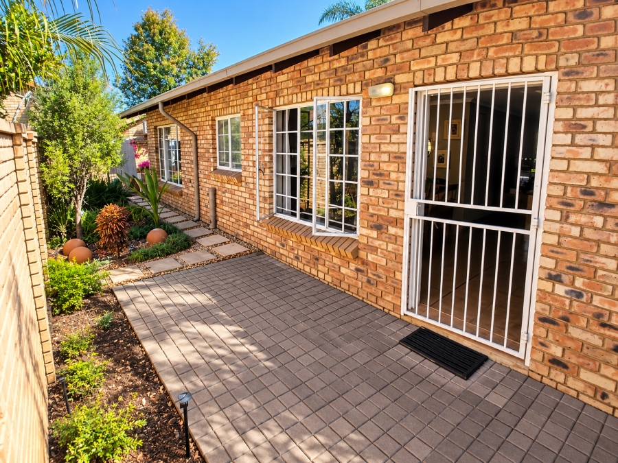 To Let 3 Bedroom Property for Rent in Equestria Gauteng