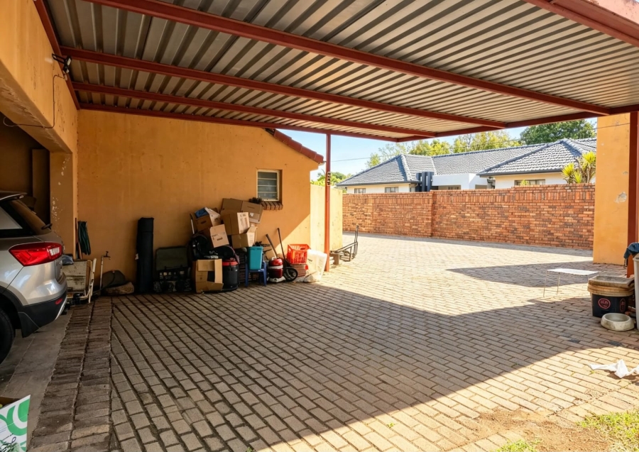 4 Bedroom Property for Sale in Theresa Park Gauteng
