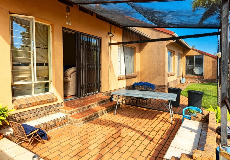 4 Bedroom Property for Sale in Theresa Park Gauteng