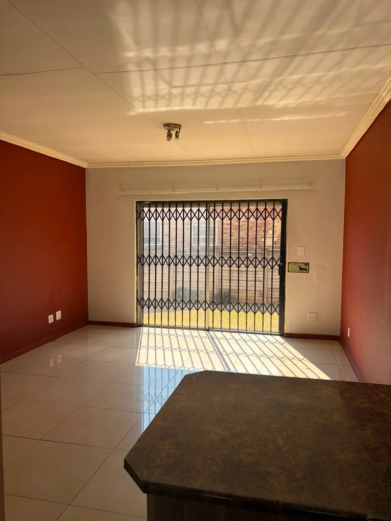 To Let 2 Bedroom Property for Rent in Radiokop Gauteng