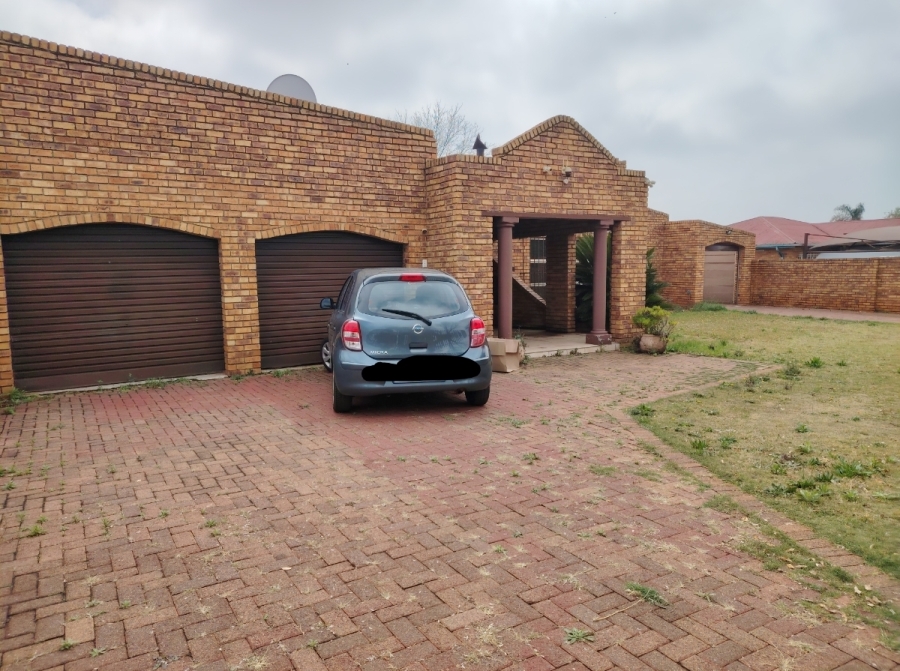 4 Bedroom Property for Sale in Casseldale Gauteng