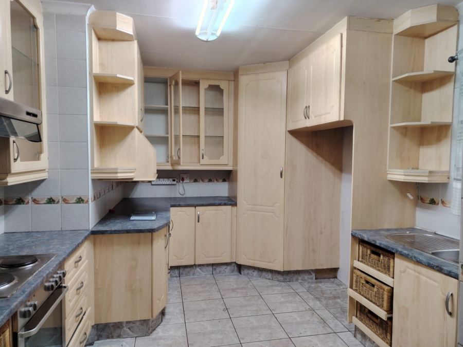 4 Bedroom Property for Sale in Casseldale Gauteng