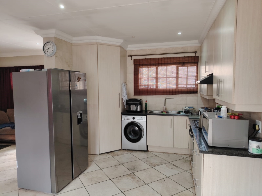 4 Bedroom Property for Sale in Casseldale Gauteng
