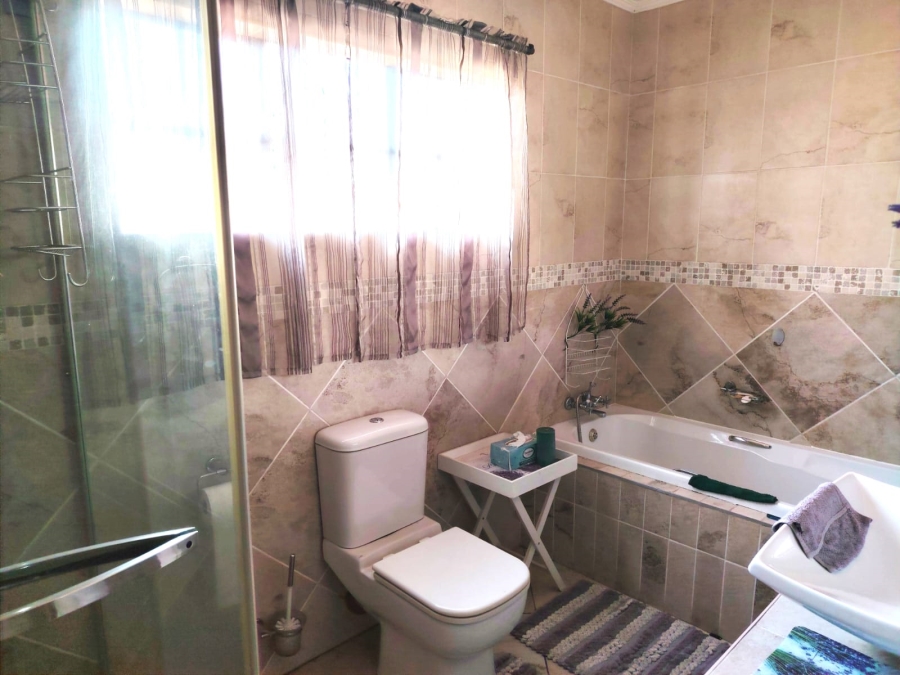 4 Bedroom Property for Sale in Casseldale Gauteng