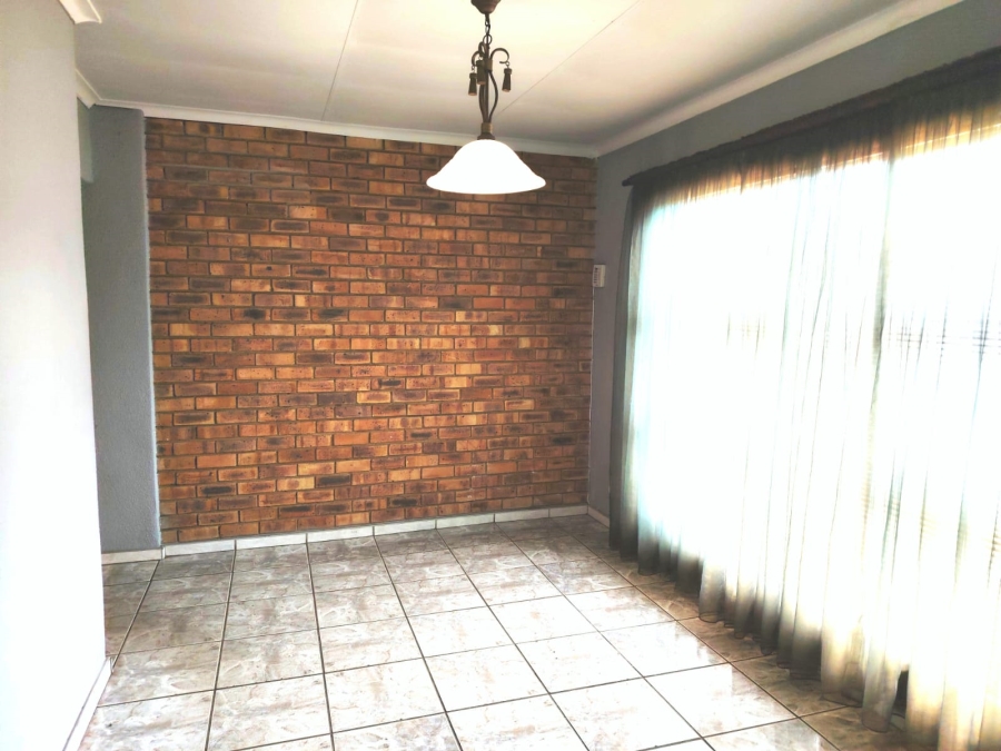 4 Bedroom Property for Sale in Casseldale Gauteng
