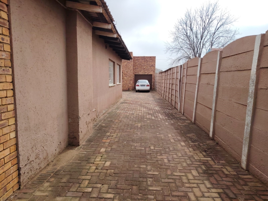 4 Bedroom Property for Sale in Casseldale Gauteng