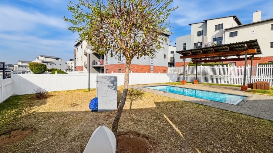 2 Bedroom Property for Sale in Sunninghill Gauteng