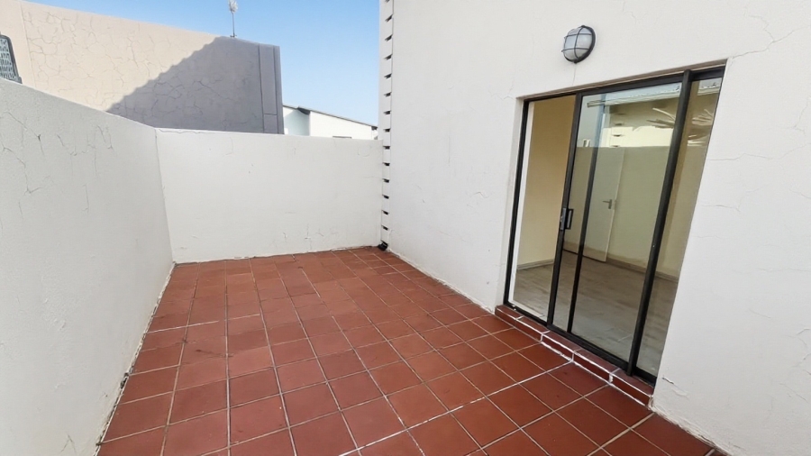 2 Bedroom Property for Sale in Sunninghill Gauteng